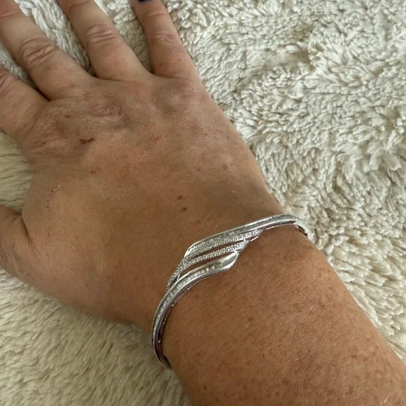Elegant Silver 1 CT Bangle Bracelet - Picture 5 of 6
